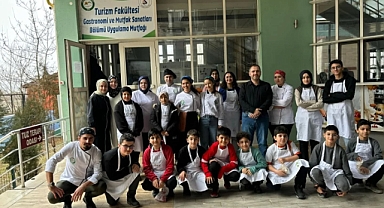 Iğdır Üniversitesi, DENEYAP Öğrencilerini Ağırladı: Geleceğin Teknoloji Liderleri Mutfakta