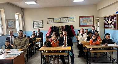 Kaymakam Aydın, Öğrencilerin Karne Heyecanına Ortak Oldu