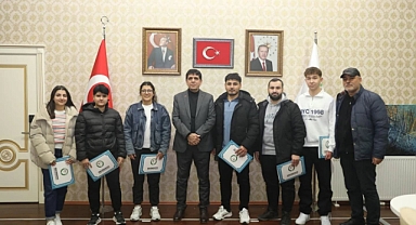 Masa Tenisinde Çifte Zafer! Rektör Alma Şampiyonları Kutladı