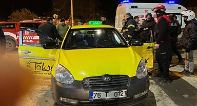 “Pirsultan Abdal Mahallesi’nde Korkutan Kaza: Sıkışan Sürücü Kurtarıldı”