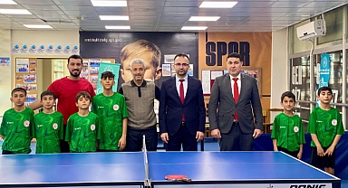 Recai Şahin Sporcularla Bir Arada: Masa Tenisi ile Keyifli Anlar
