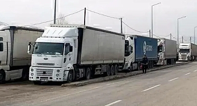 Tır Şoförlerinden Feryat: İran ve Azerbaycan Gümrüklerinde Çile Bitmiyor