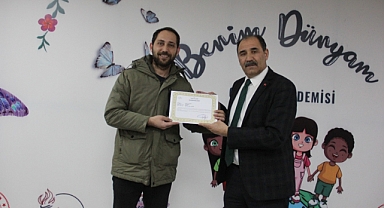 DYK Kurslarında Gönüllü Öğretmenlere Başarı Belgesi Takdim Edildi