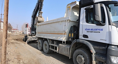Fen işleri müdürlüğü tarafından; Atatürk Mahallesi, Mimar Sinan Caddesi'ne ve 14 Kasım Mahallesi, 792. ve 2027. Sokaklarına PMT dökümü yapılmıştır.