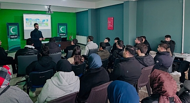 Iğdır Aile ve Sosyal Hizmetler İl Müdürlüğü Personeline Bağımlılıkla Mücadele Eğitimi