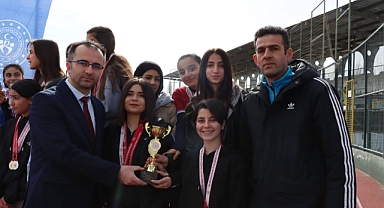 Iğdır'da Okul Sporları Atletizm Turnuvası Sona Erdi