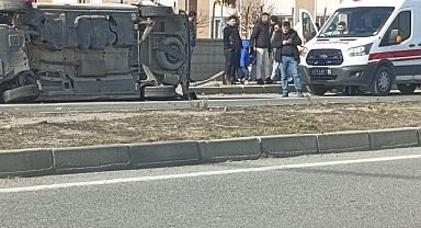 Iğdır TOKİ Önünde Korkutan Kaza: Araç Takla Attı!