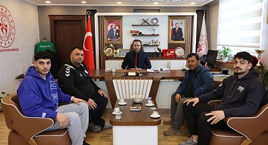 Şampiyon Boksörlerden İl Müdürü Recai Şahin’e Ziyaret