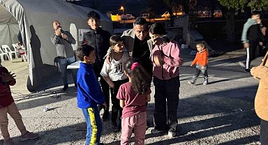 Akçadağ Belediye Başkanı Ulutaş, depremzedelerle iftar yaptı