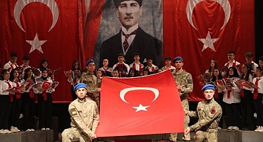 Çanakkale Şehitleri Kültür Merkezinde Anıldı