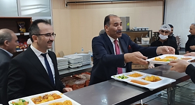 İl Müdürleri Recai Şahin ve Aziz Gün, Selman-ı Farisi Yurdu’nda Öğrencilerle İftarda Buluştu