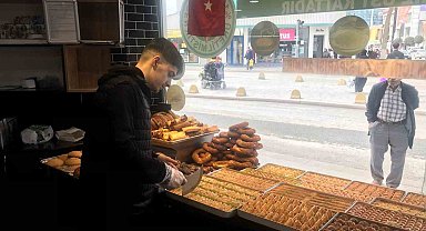Malatya'da bayram öncesi baklava ustalarının yoğun mesaisi başladı