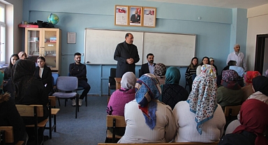 Milli Eğitim Müdürü Aziz Gün, Süveren Ortaokulu'nda Velilerle Buluştu