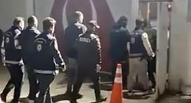 Yurt dışına kaçmaya çalışan 3 firari hükümlü tırda yakalandı