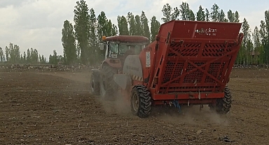 Atıl Araziler Tarıma Kazandırılıyor: Karakuyu’da 50 Dekarlık Alan Üretime Açıldı