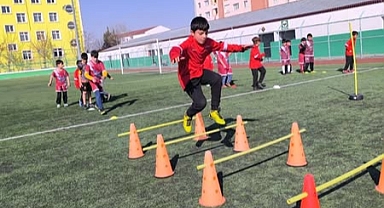 GSB Spor Okulları’nda Futbol Coşkusu: Genç Yetenekler Sahada Parlıyor