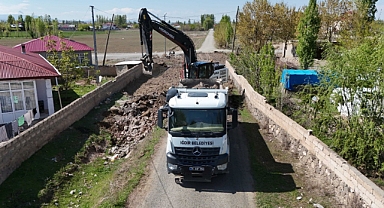 Iğdır Belediyesi'nden Ulaşım Atağı: Özgür Mahallesi’nde Yol Çalışmaları Sürüyor