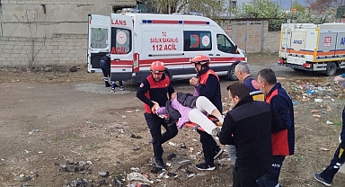 Iğdır’da Kontrolden Çıkan Araç Parktaki Havuza Uçtu: 2 Yaralı!