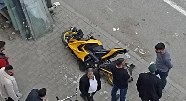 Iğdır'da özel medlife Hastanesi Karşısında Kaza: Motosiklet Sürücüsü Yaralandı