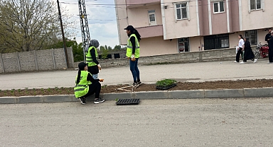 Iğdır’da Vali Yolu Çiçeklerle Renklendi