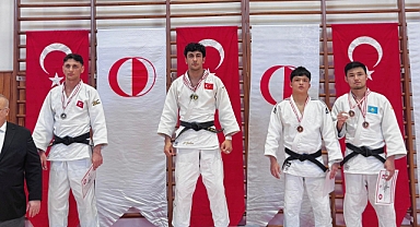 Fırat Çekim'den Aynı Gün İki Şampiyonluk!