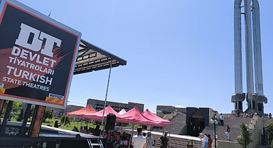 Iğdır'da Tiyatro Dolu Müzeler Günü: Müze Müdürü Demet Göçer  Iğdır da bir ilk