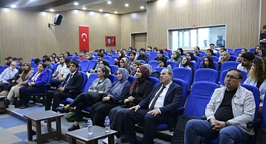 “Kitap & Kadın” Söyleşisi Iğdır Üniversitesi’nde Yoğun İlgi Gördü