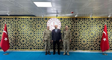Tuğgeneral Hüsamettin Erol ve Albay Nihat Özkök’ten İl Milli Eğitim Müdürü Aziz Gün’e Nezaket Ziyareti