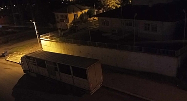 Tuzluca Tarım ve Orman Müdürlüğü Üreticiyi Görmezden Geliyor! Hayvanlar Araçlarda Kaderine Terk Edildi!