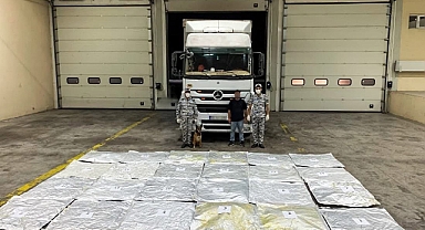 Duvar Paneli Değil, Zehir Deposu! Nahçıvan Gümrüğünde 77 Kilo Uyuşturucu Yakalandı