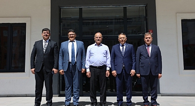 Toplumun Gönlünde Yer Edinen Rektör Gürel, Belediyeyi Ziyaret Etti