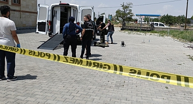 Iğdır’da Şüpheli Valiz Alarmı: Yol Kapandı, Bomba Uzmanı Müdahale Etti!