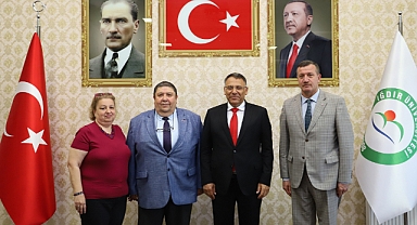 Kars Şeker Fabrikası Yöneticilerinden Rektör Gürel’e Hayırlı Olsun Ziyareti