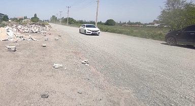 Vali Yolu Sonu Pislik İçinde, Bahçelerde Alkol İçiliyor