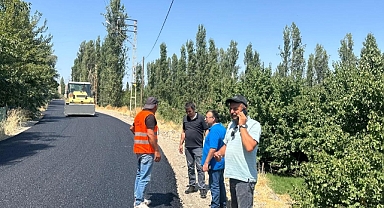 Hoşhaber’de Asfalt Çalışmaları Başladı: 2,5 Kilometrelik Yol Yenileniyor