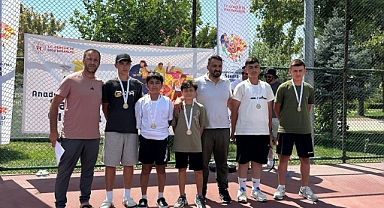 Iğdır’ın Tenis Başarısı: Anadolu Yıldızlar Ligi’nde Grup Lideri Olduk