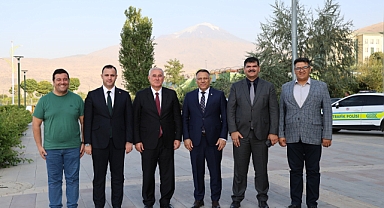 Kamu Başdenetçisi Mehmet Akarca’dan Rektör Gürel’e Ziyaret