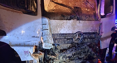 3 Yaralı, Sıkışan Sürücü Kurtarıldı