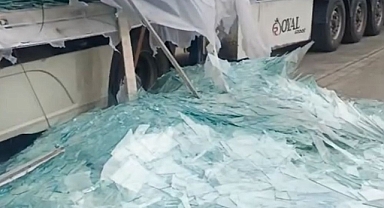 Iğdır'da Cam Yüklü Tır Facianın Eşiğinden Döndü
