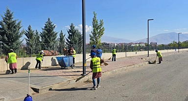 Iğdır Millet Bahçesi’nde Temizlik Seferberliği: “Yeşil Alanlarımız Geleceğe Emanet”
