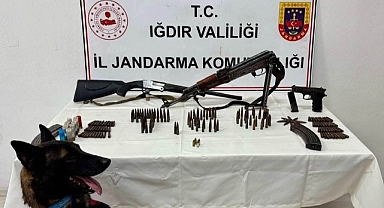 Kalaşnikof, Tüfek ve Tabancalar Jandarmanın Elinde
