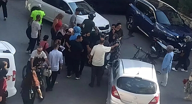 Okul Önünde Kaza! Veliler Trafiğin Kapatılmasını İstedi