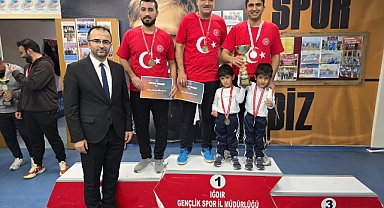 3. Kamu Spor Oyunları Masa Tenisi Turnuvası Sona Erdi: Şampiyonlar Belli Oldu