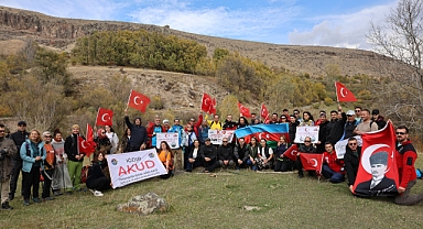 Cumhuriyet Coşkusuyla Üçkaya Vadisi’nde Doğa Yürüyüşü Gerçekleştirildi
