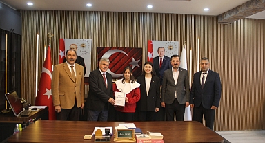 Cumhuriyetin 102. Yılında Türkiye Birinciliği Gururu: Aşağı Erhacı Ortaokulu Büyük Başarıya İmza Attı