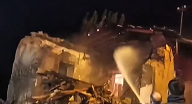 Ekipler Dozerle Müdahale Etti