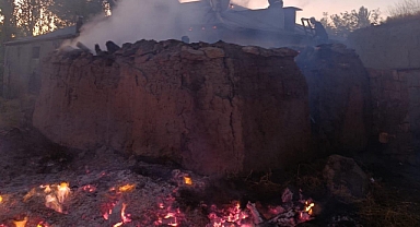 Hakmehmet’te Sabaha Karşı Yangın: Büyük Maddi Hasar Oluştu