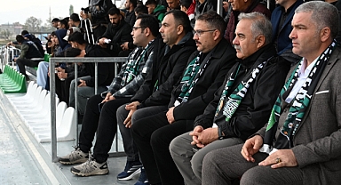 Vali Turan’dan Karaağaçspor’a Moral: Tribünde Yerini Aldı