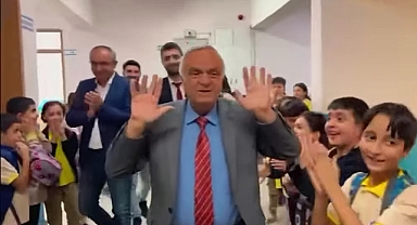 Vefanın Adı Oldu: 47 Yıl Sonra Alkışlarla Veda