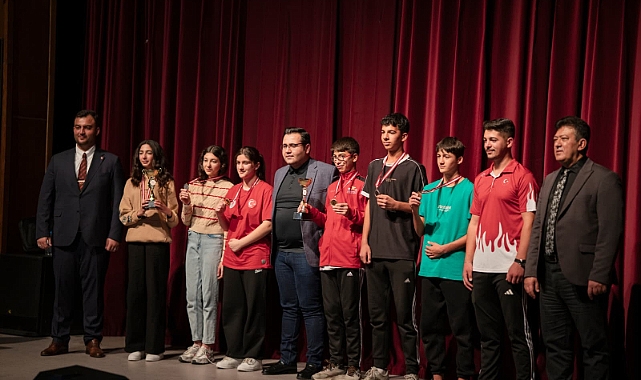 Yıldız Teknoloji Lisesi’nden Cumhuriyete Yakışan Muhteşem Kutlama!